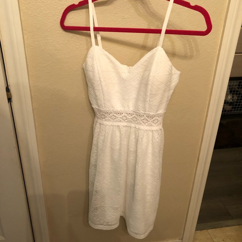 Lace white cotton dress. Size medium